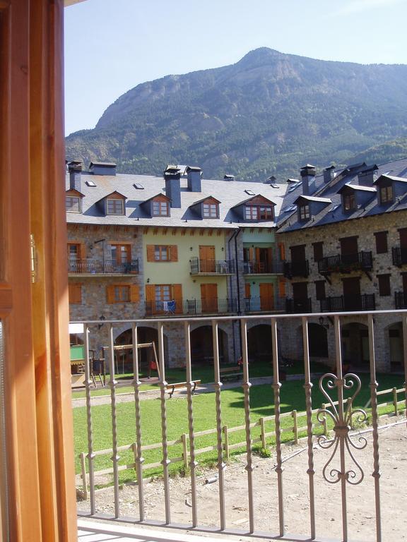 Apartamento Lamatriz Dequin Edificio Sayo 8 Benasque Eksteriør billede